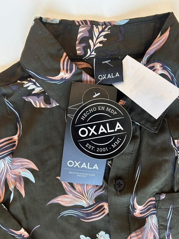 Producto - Camisa negra estampada marca Oxala - 3