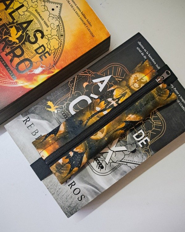 Producto - Estuche lector Alas de sangre IMPERMEABLE