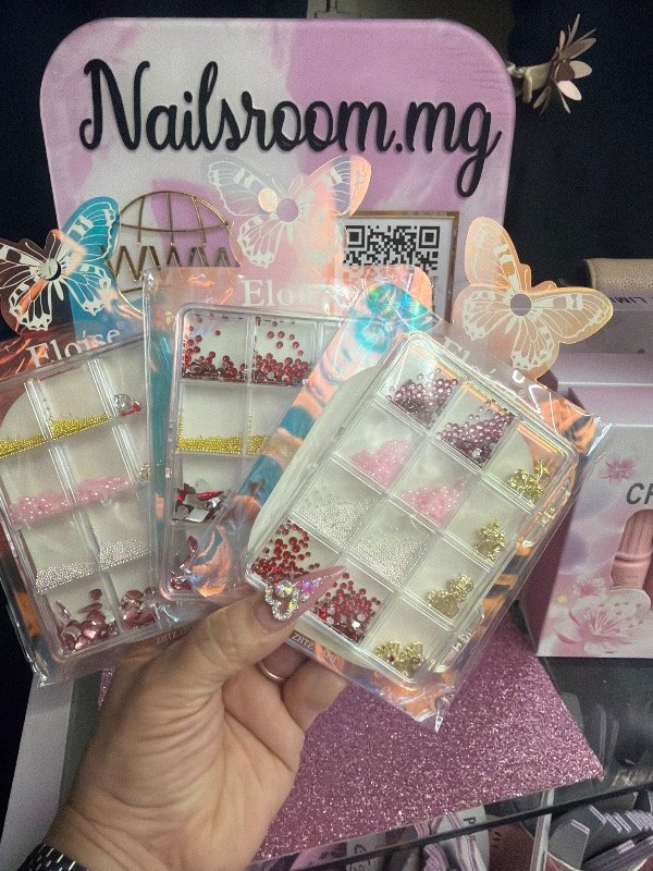 Producto - Mix de strass caviar apliques y perlas surtidos sin eleccion