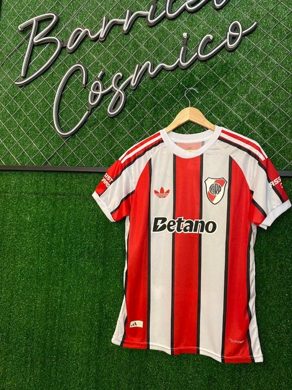 Producto - Camiseta River tricolor