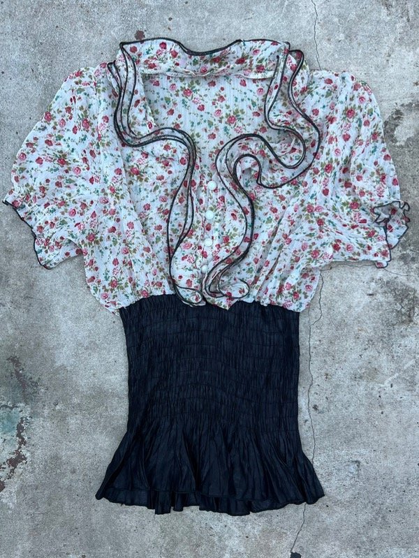 Producto - Blusa Y2K Flores y Volados - T S/M