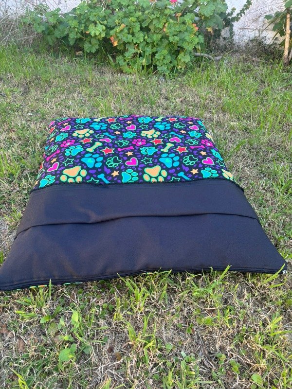 Producto - Bolsa de dormir con Colchon Tela Huellas fucsia - 2