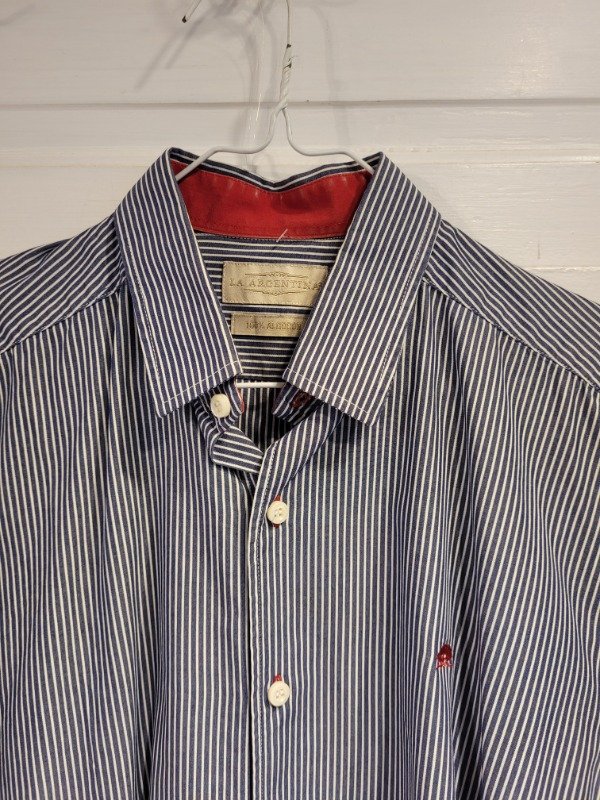 Producto - Camisa LA ARGENTINA rayada azul y blanca- Talle L- PRECIO: 32X - 1
