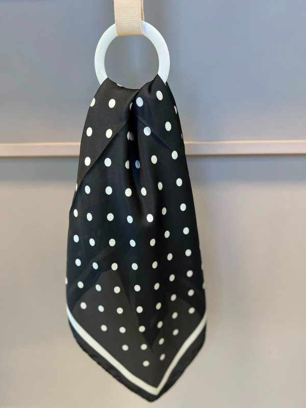 Producto - Pañuelo Lunares - M