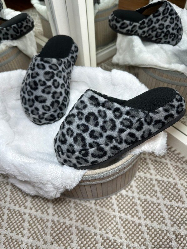 Producto - Pantufla Animal print Gris