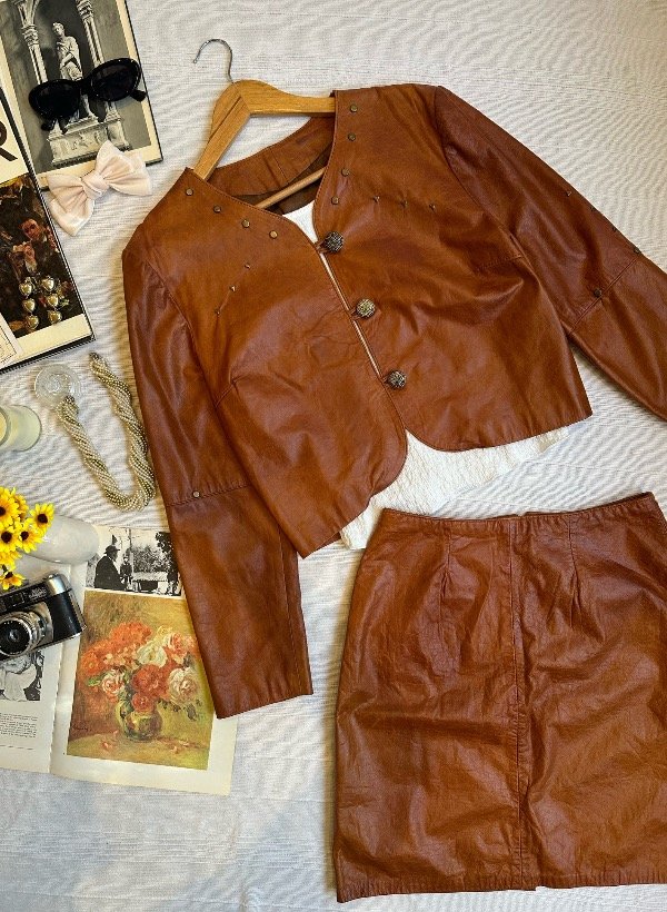 Producto - Conjunto de cuero, chaqueta + pollera