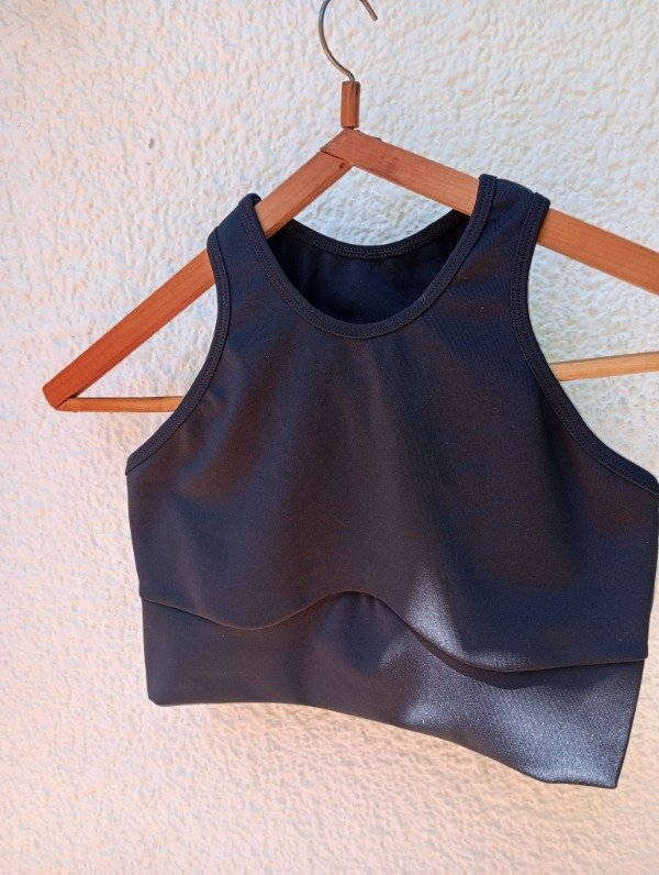 Producto - Essential top