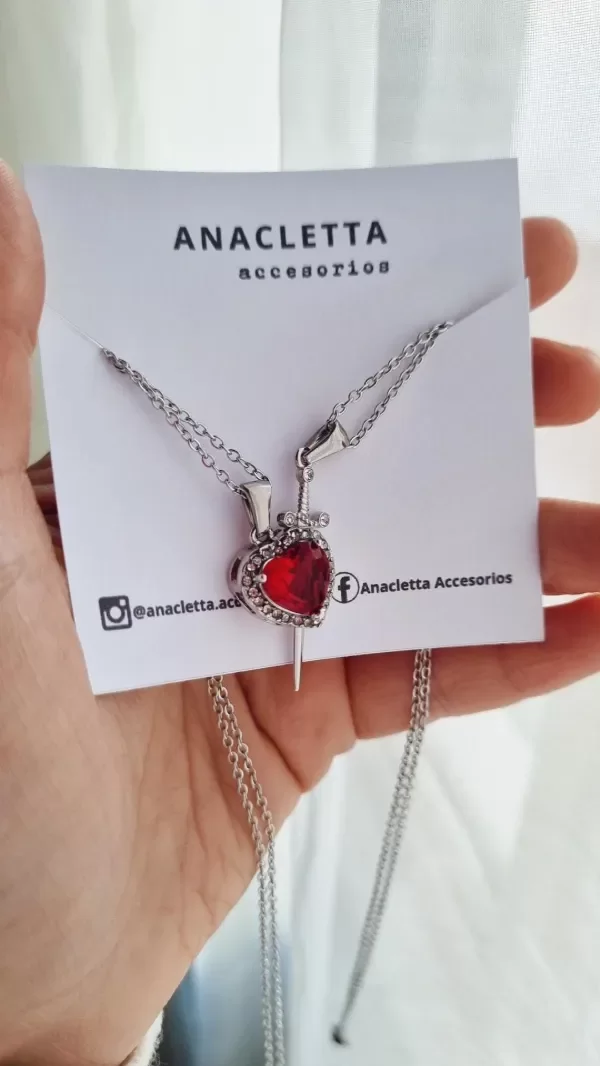 Producto - Gargantilla corazon con espadita para compartir AQ