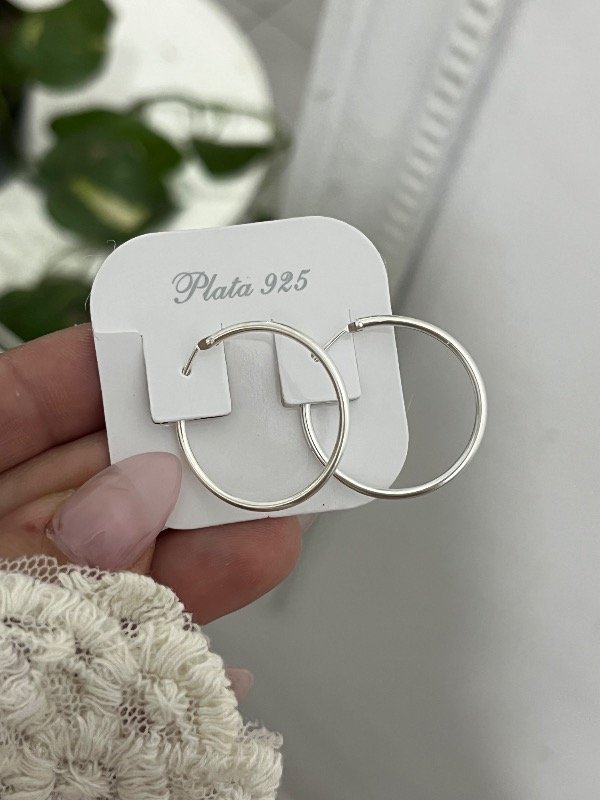 Producto - Aros cubanos finos con traba 2.5cm