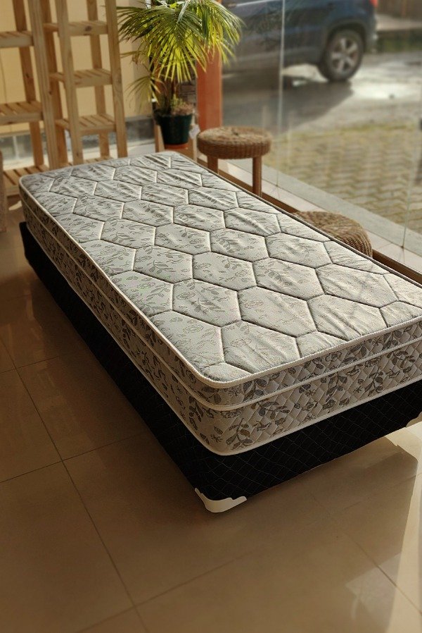 Producto - Colchón Mistral 23cm de alto. 23Kg Densidad y Pillow top. Hasta 75kg por persona