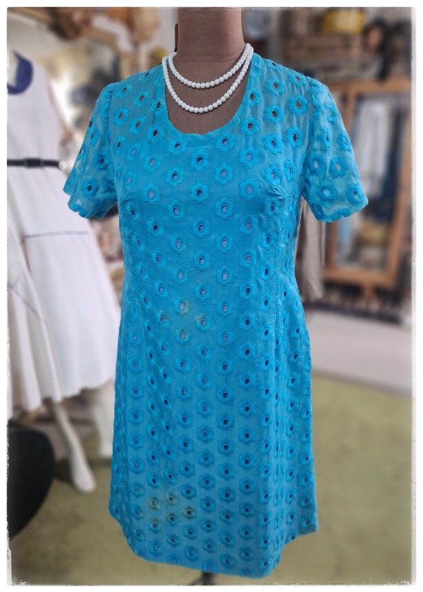 Producto - Vestido Turquesa Flores caladas, Años 60'