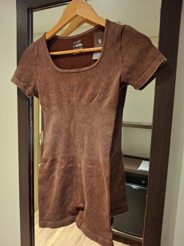 Producto - Catsuit corto de mangas cortas chocolate