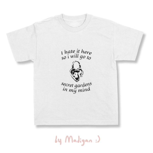 Producto - I HATE IT HERE TEE