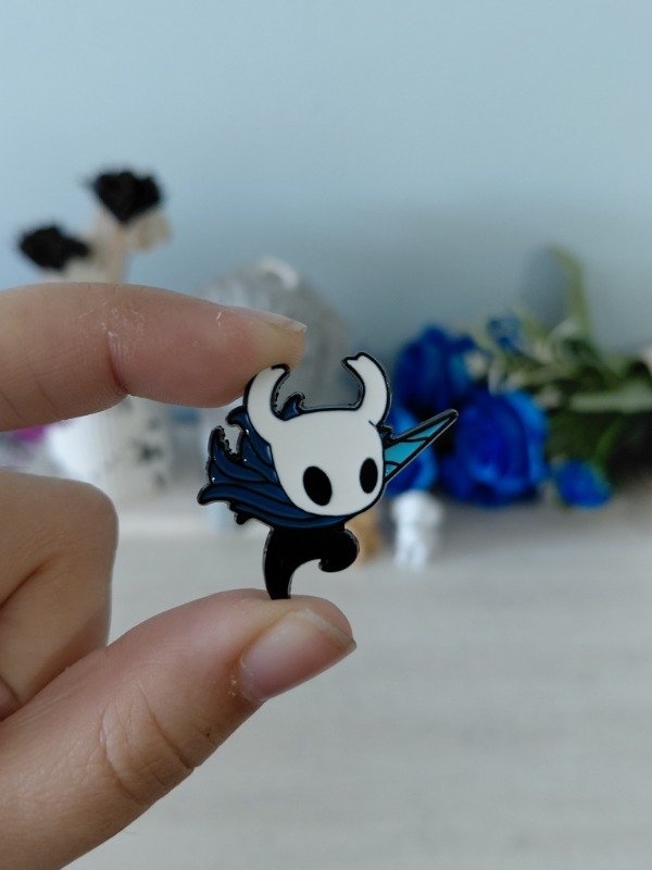Producto - Pin metalizado - Hollow Knight #1144