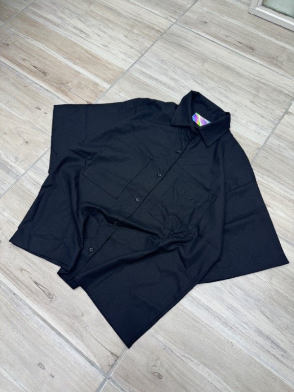 Producto - Camisa Boxy Fit ESSENCE Negra