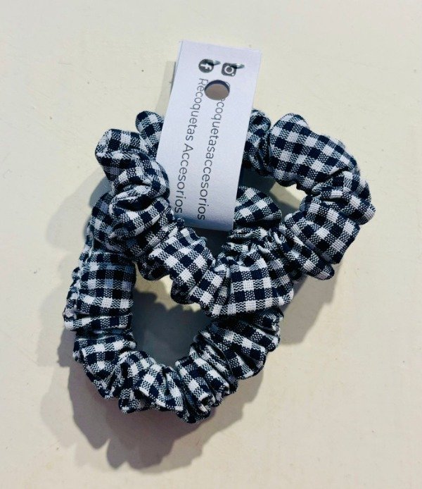 Producto - Par Scrunchis cuadrille