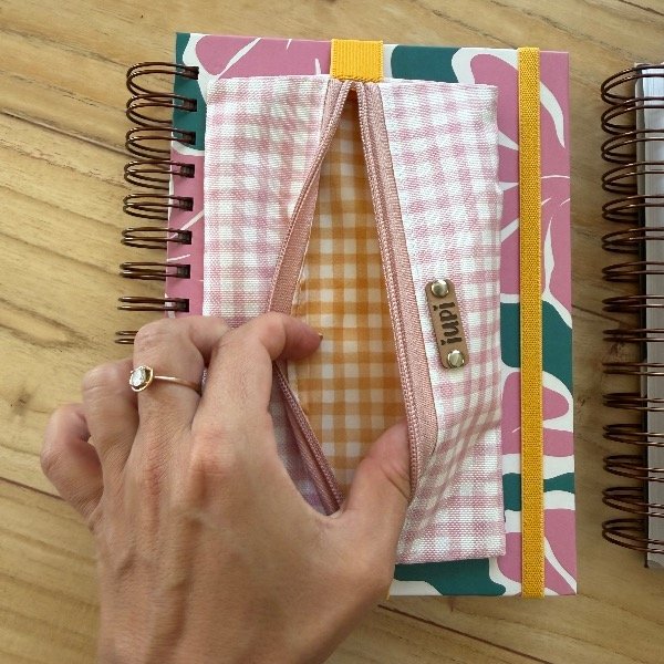 Producto - Cartuchera + AGENDA floreada