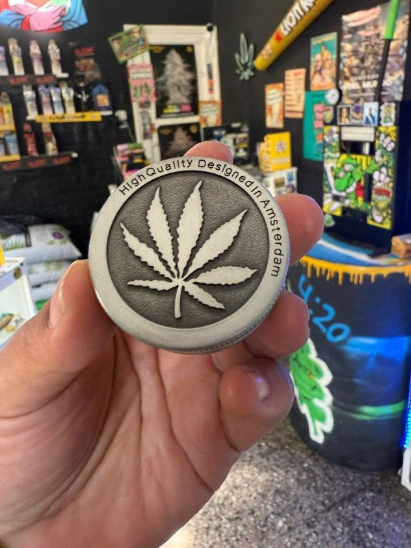 Producto - PICADOR METAL AMSTERDAM 2 PARTES - COMPACTO Y FACIL DE USAR