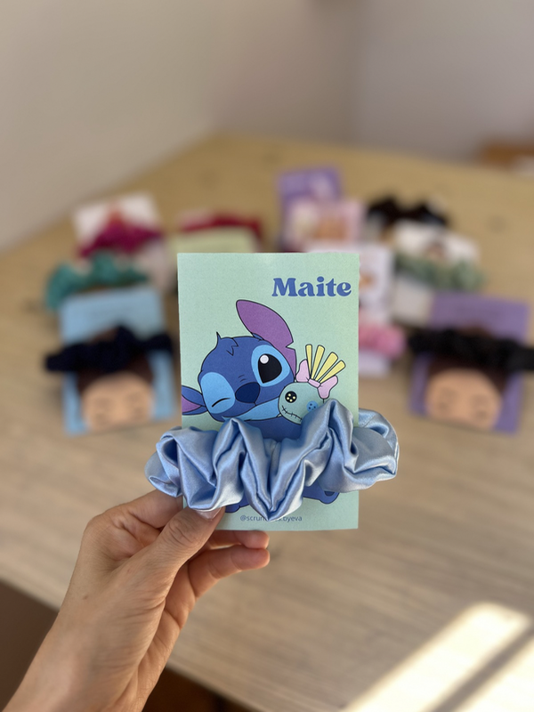 Producto - Souvenir x50 Scrunchie Satén + Tarjeta Personalizada