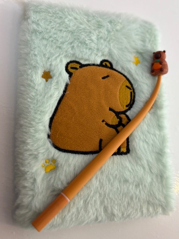 Producto - Cuaderno tipo agenda más lapicera Capibara