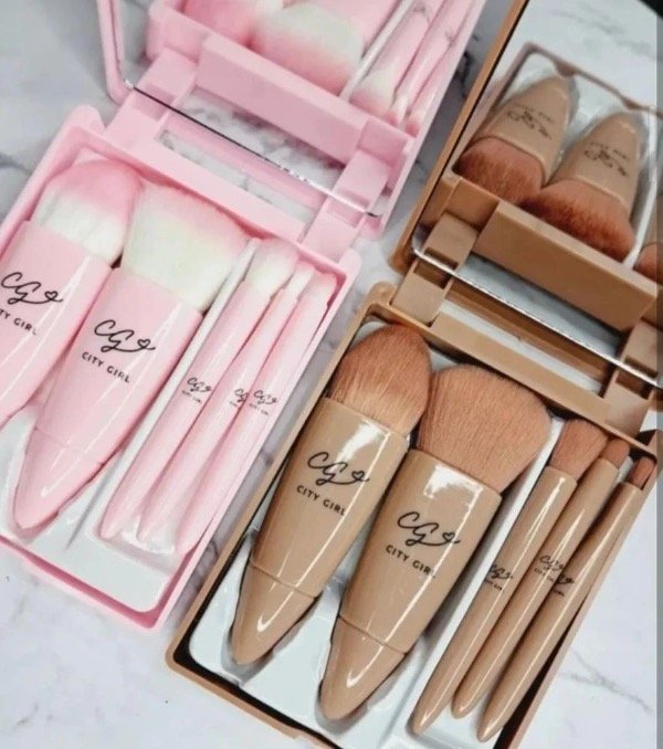 Producto - SET DE BROCHAS CON ESPEJO CITY