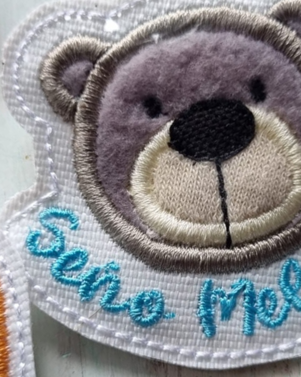 Producto - Pines Personalizados - Dia del Maestro - "Oso Gris" - 2