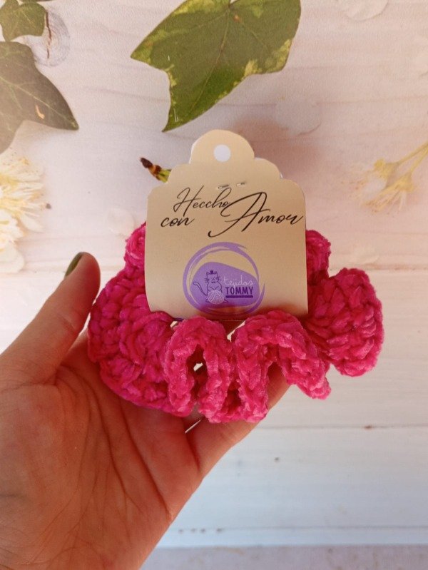 Producto - Scrunchies Extra Suave a Crochet- Fucsia
