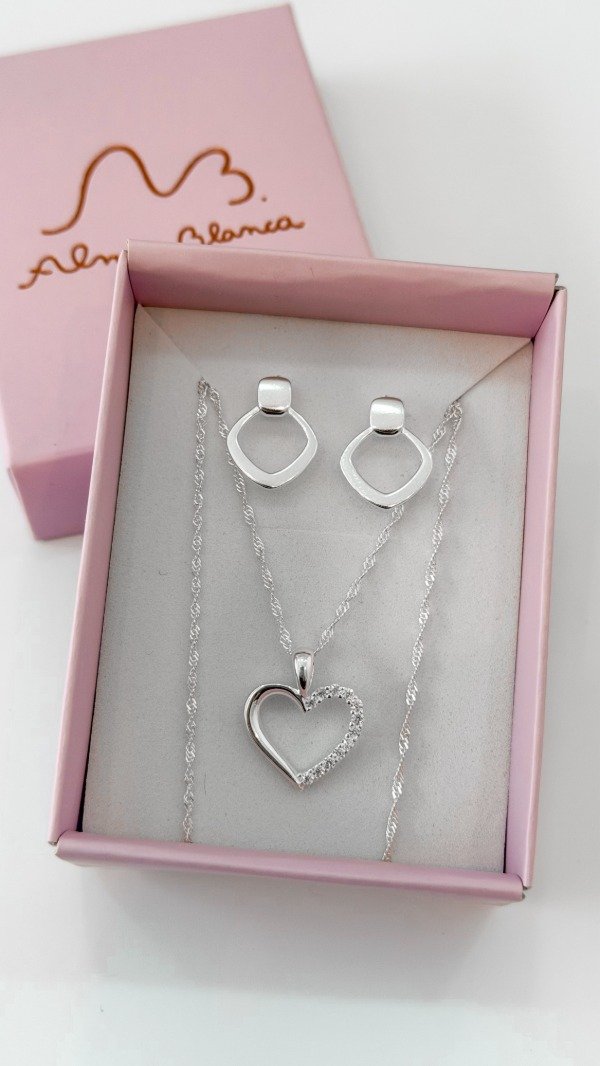 Producto - Conjunto corazon y aros