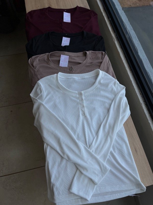 Producto - Remera ML Botones