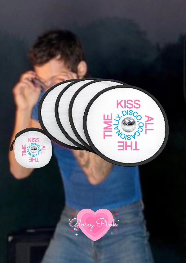 Producto - Abanico plegable Kiss All The Time + bolsita contenedora