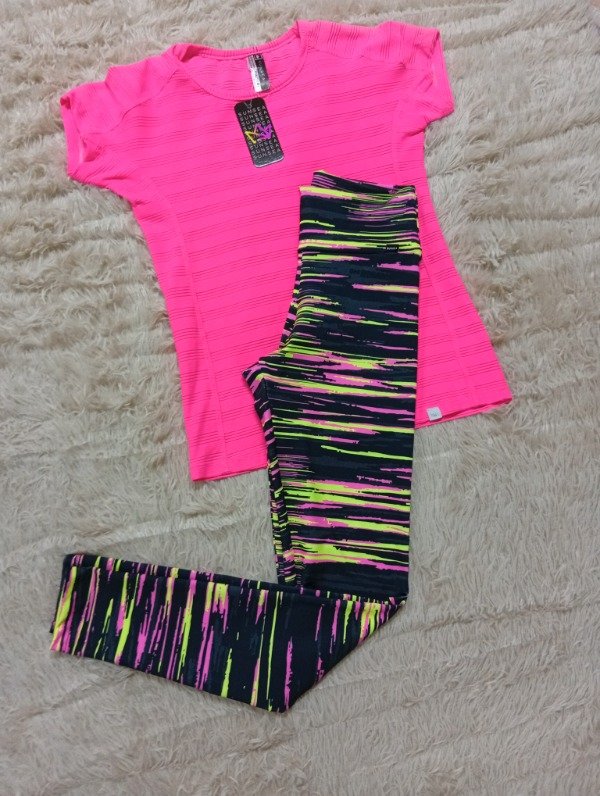 Producto - Conjunto rayas y remera mangas cortas