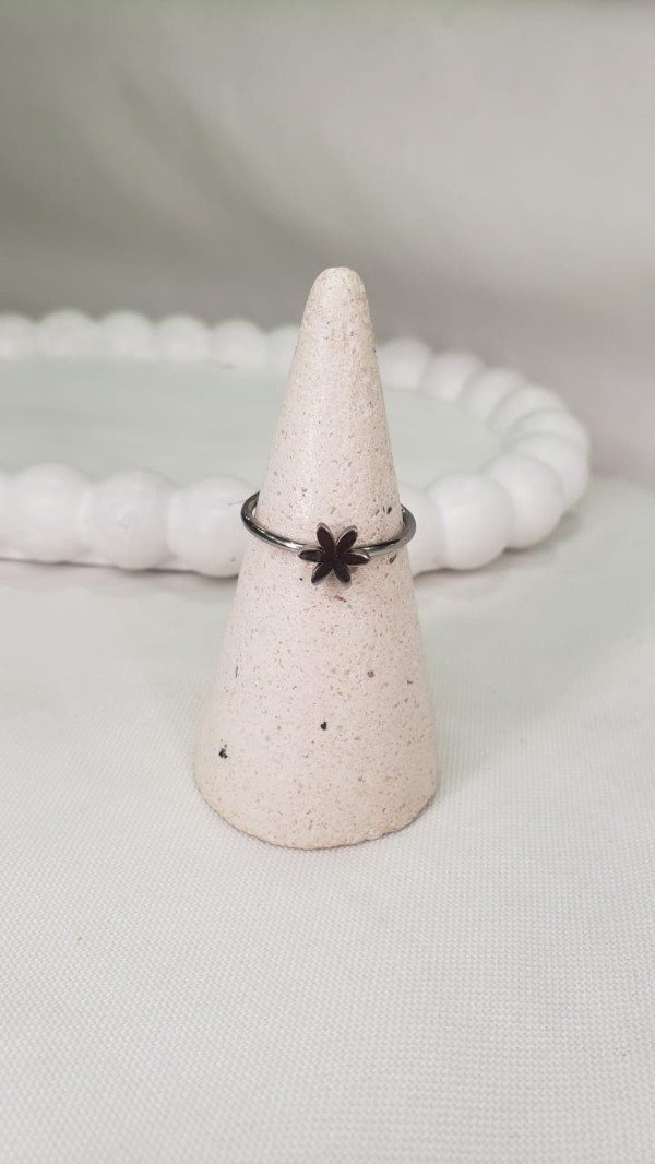 Producto - Anillo flor acero