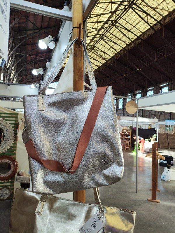 Producto - New Tote Basic Cuero