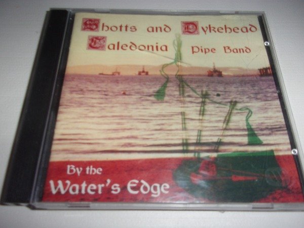 Producto - CD THE WATER'S EDGE SHOTTS AND DYKEHEAD CALEDONIA PIPE BAND CELTIC 41D