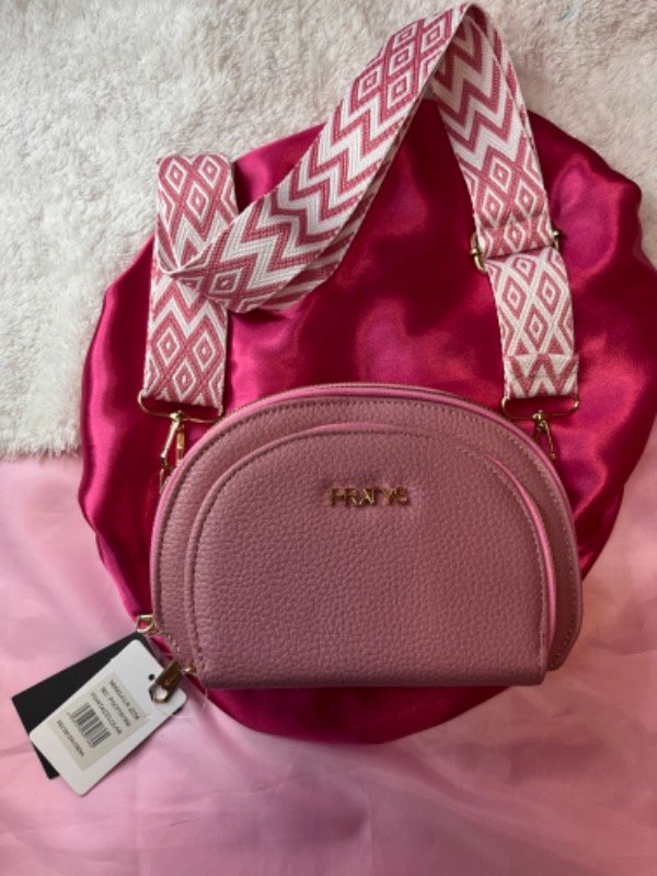 Producto - Bandolera pratys mediana fucsia