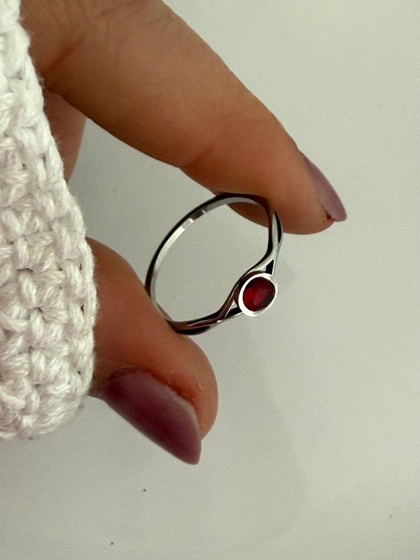 Producto - N490 Anillo cubik rojo acero quirúrgico