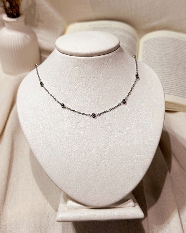 Producto - Collar fino con bolitas