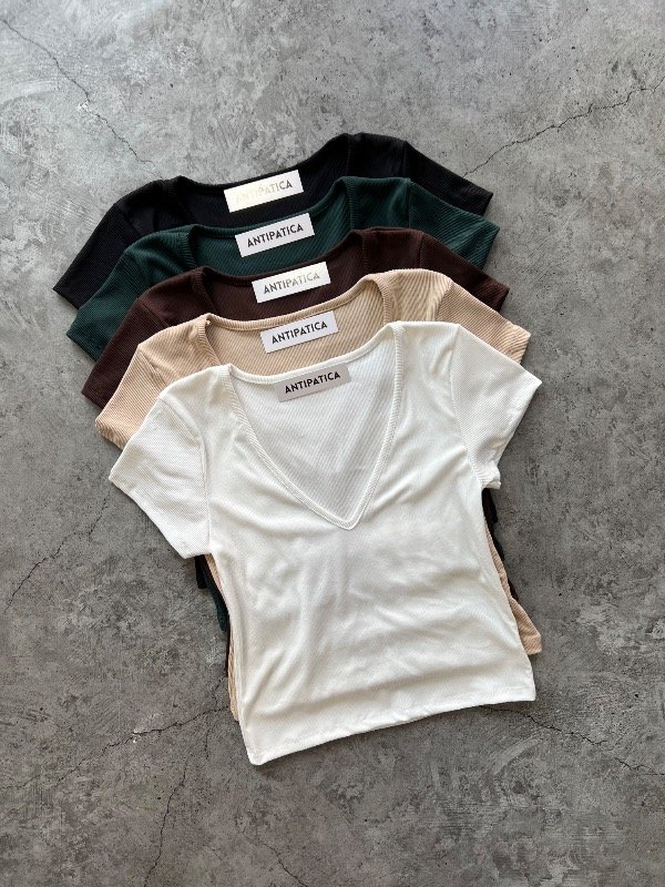 Producto - Remera cuello v