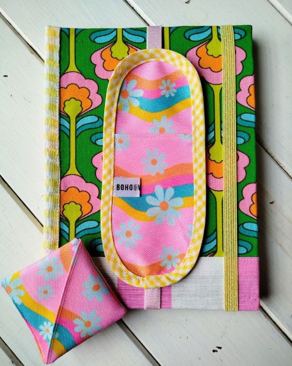 Producto - Combo cuaderno A5 + marcapáginas + cartu para cuaderno - 0