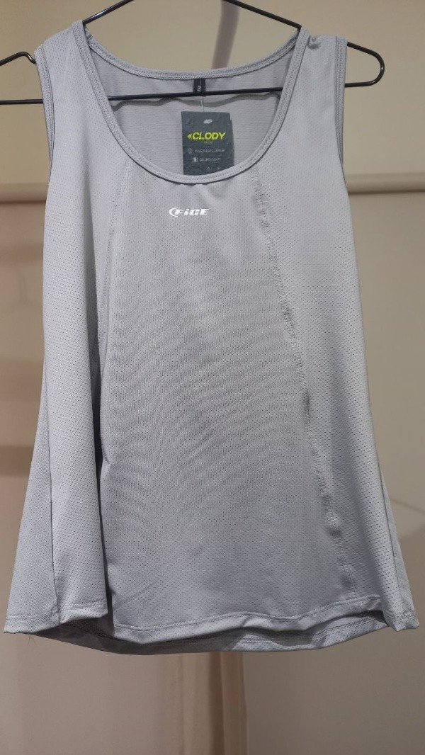 Producto - musculosa dry fit gris