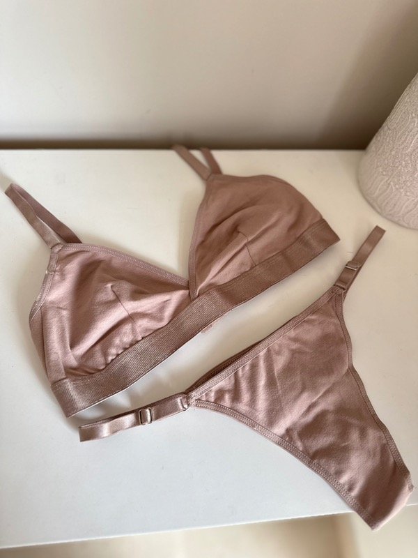 Producto - Conjunto infaltable algodón nude (Less regulable )