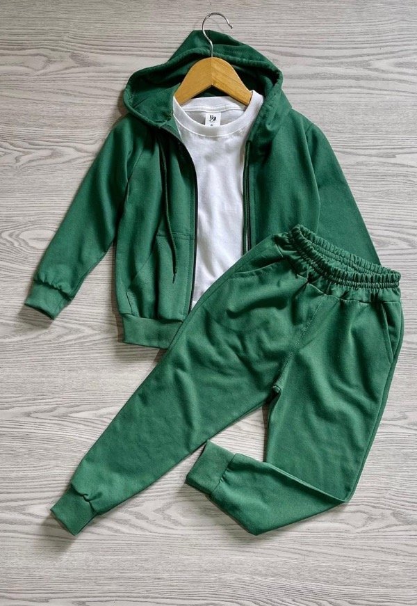 Producto - TRIO ESCOLAR VERDE (CAMPERA + REMERA + PANTALÓN)