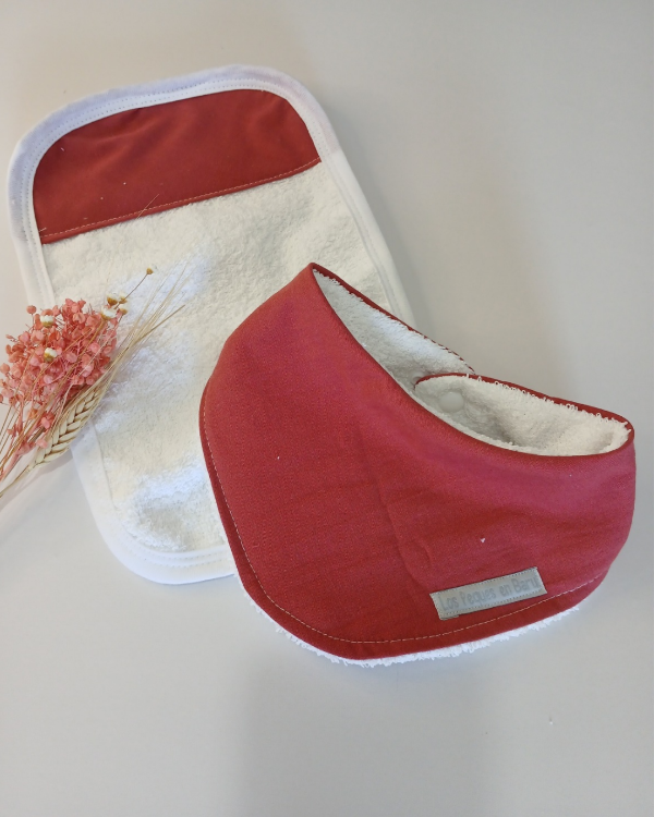 Producto - Set babero y toallita terracota