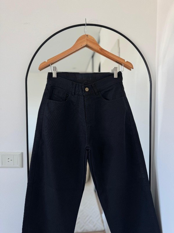 Baggy negro tiro medio rígido — imagen 3