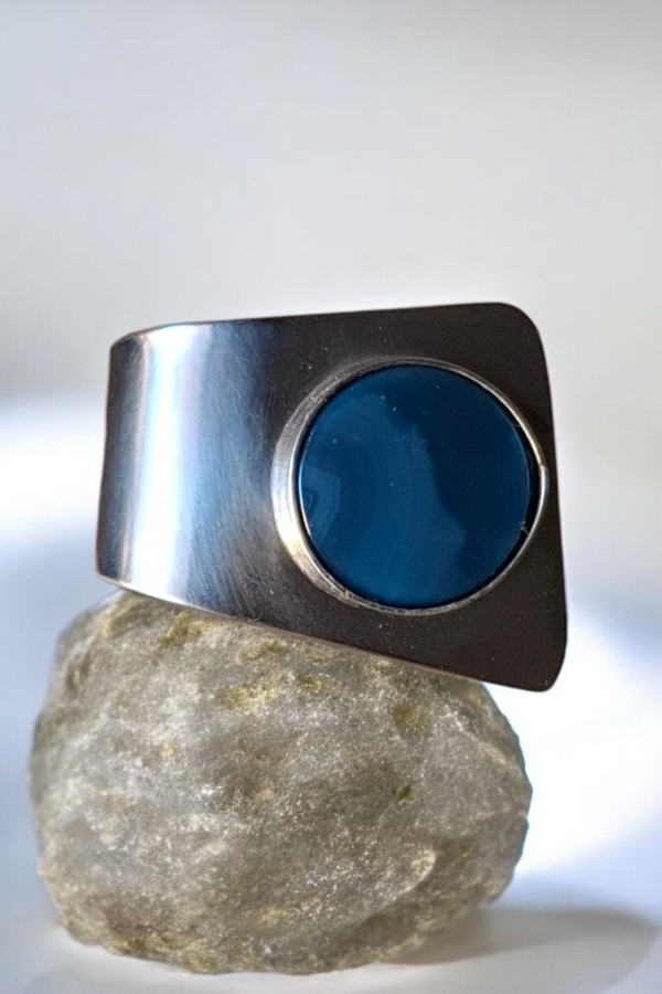 Producto - Anillo Maki de acero con ágata azul