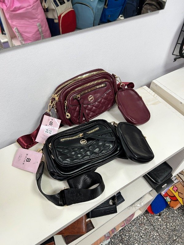 Producto - Cartera bandolera cuerina con monedero desmontable