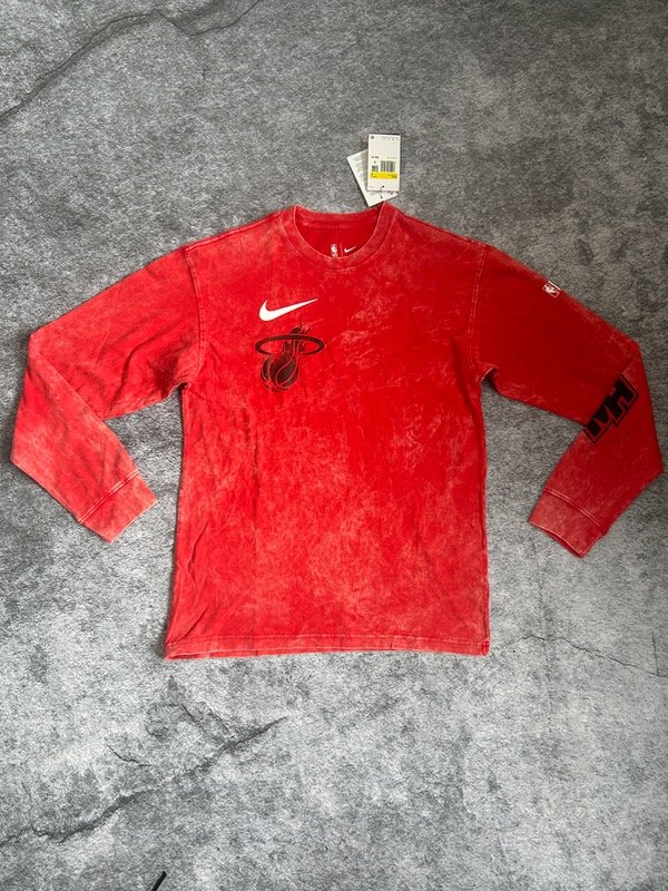 Producto - Miami Heat Nike Red  City Edition Courtside Max 90