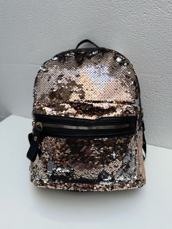 Producto - BL1133 MOCHILA LENTEJUELAS MEDIANA
