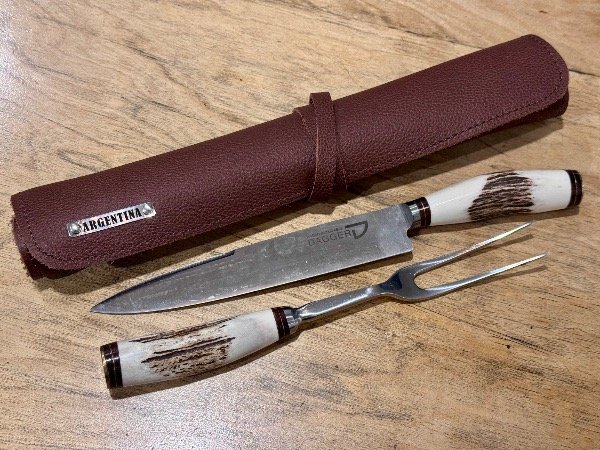 Producto - 274 - Set Parrillero / Trinchar DAGGER Ciervo Entero - Paño