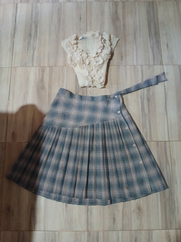 Producto - Falda midi tableada